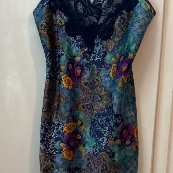 Victoria Secret’s Vintage Gold Lable - Picture 4 of 5